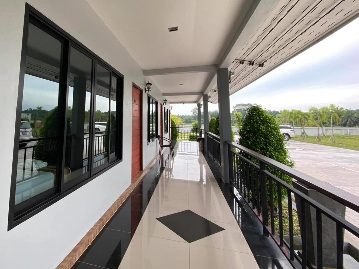 Radina Residence Nakhon Si Thammarat Esterno foto